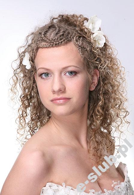 Wizaż i fryzura: Beata Siedlecka, wykładowca Studio Sztuki
Gorset: Pracownia Artystyczna „Ines” 
Fot.: Jaroslaw Kiedrowski